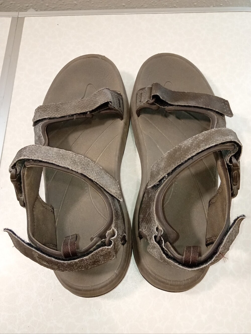 Mens's Teva Hiking Brown Sandals sz 12